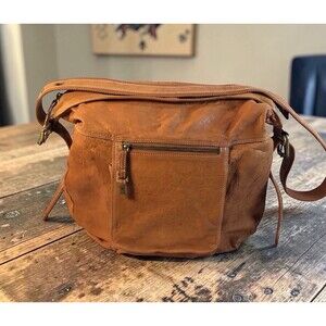 Vtg La Pagayo Leather Travel Bag,LG,16”X15”X4”,Pockets,Middle Divider ,Adj Strap